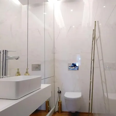 Luxury Beato Trendy Location